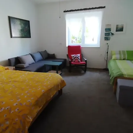 Hisa Tarka Apartment