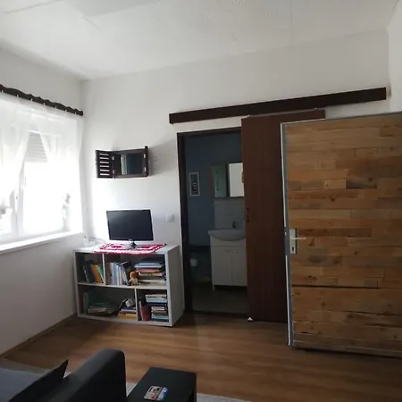 Apartment Hisa Tarka