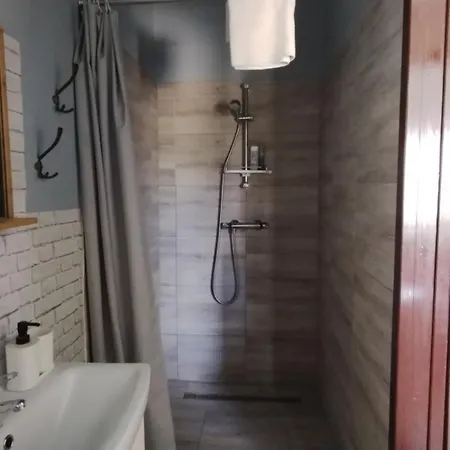 Hisa Tarka Apartman *