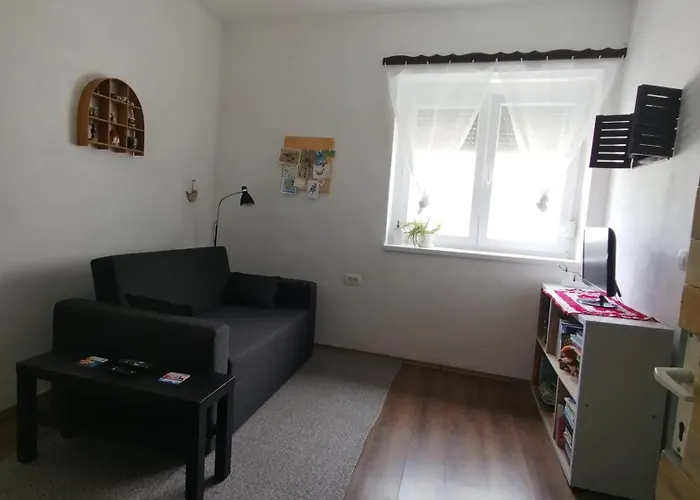 Hisa Tarka * Dobrovnik